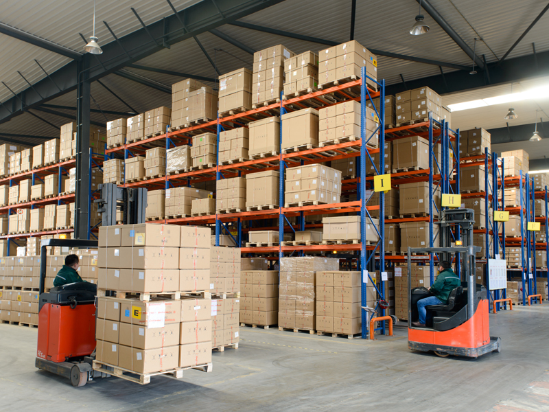 entrepôt logistique avec gestion de fret